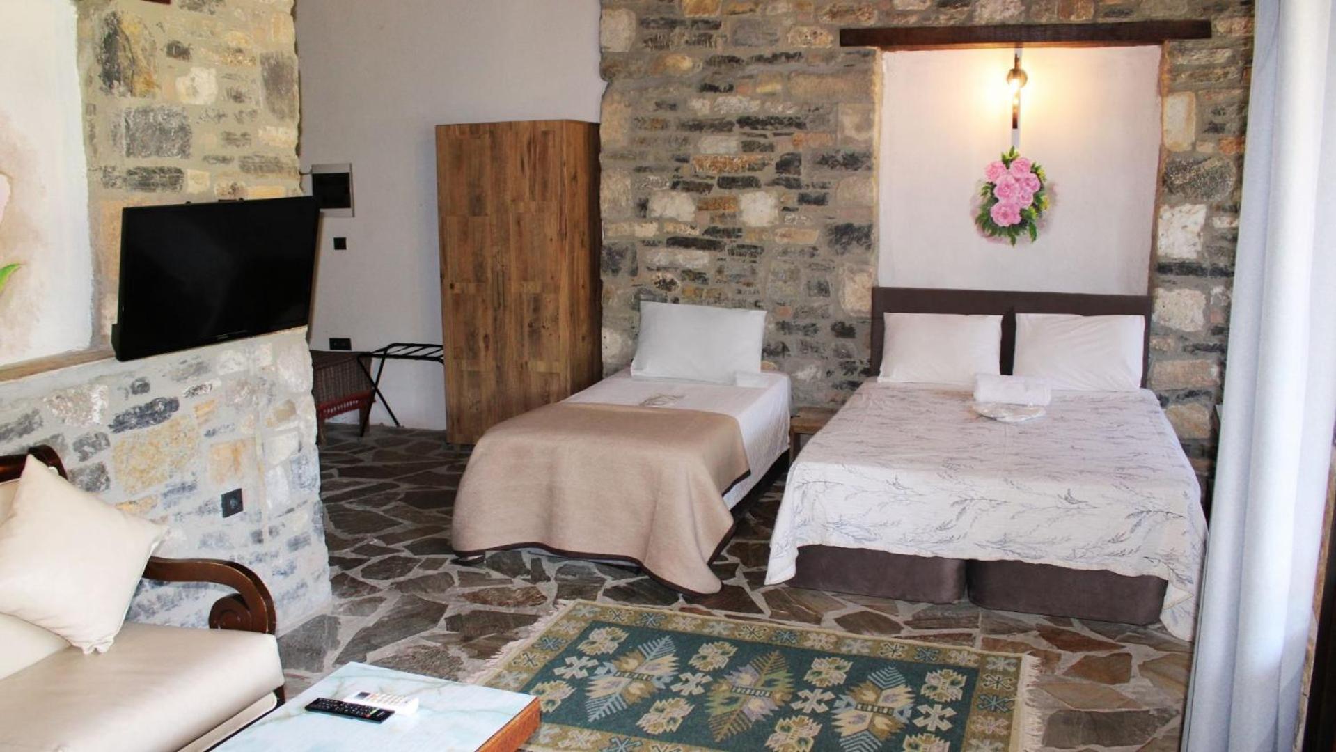 Pir Efes Konaklari İzmir Luaran gambar